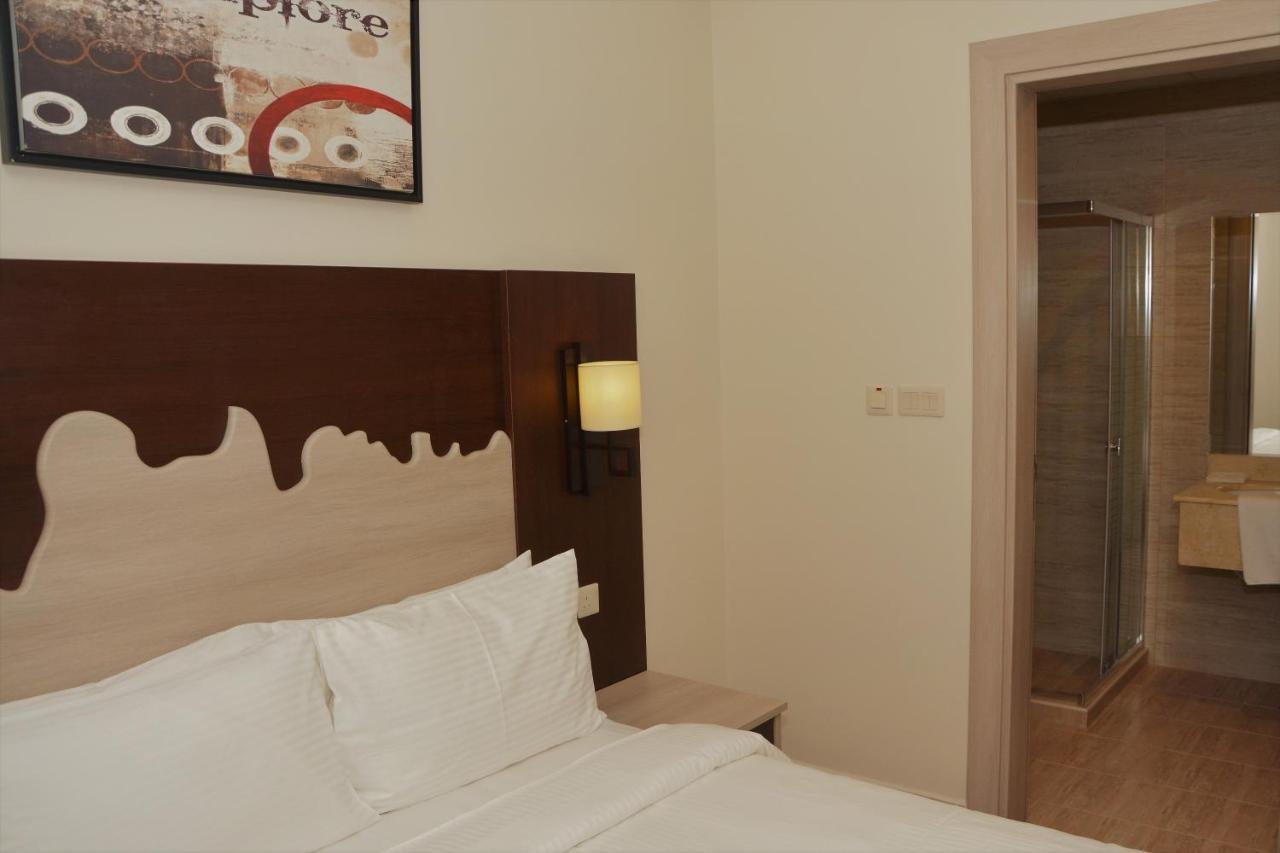 A Pousada The Lofts Kuwait Fintas Kuwait City Exterior foto